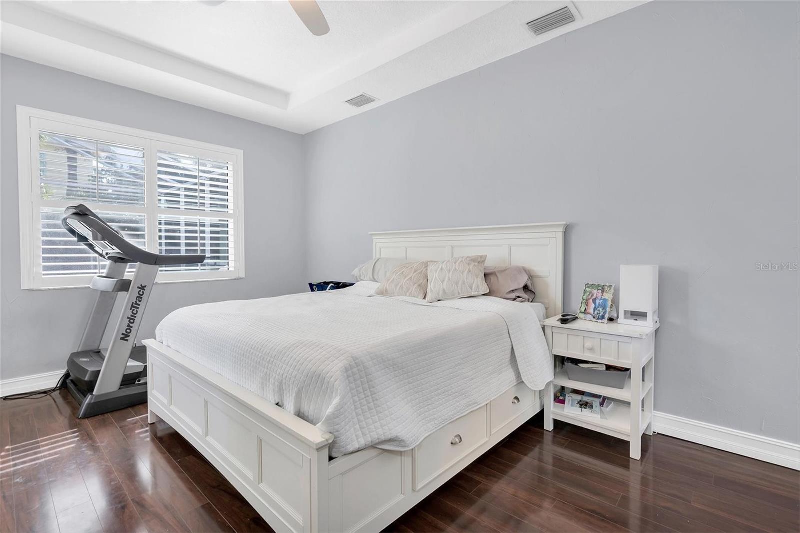 Image 20 of 42 For 906 Landmark Circle S