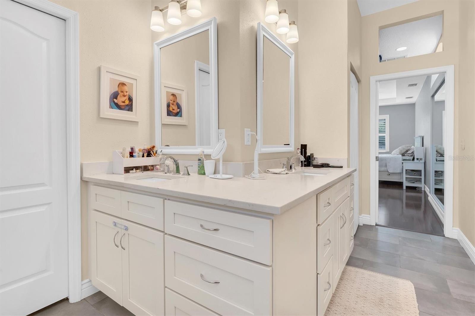 Image 21 of 42 For 906 Landmark Circle S