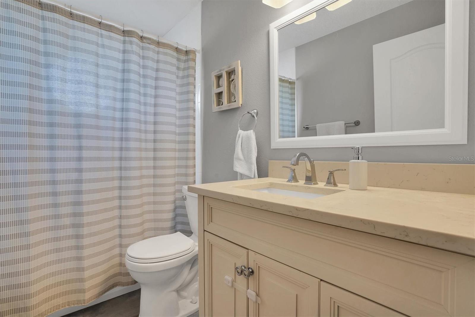 Image 23 of 42 For 906 Landmark Circle S