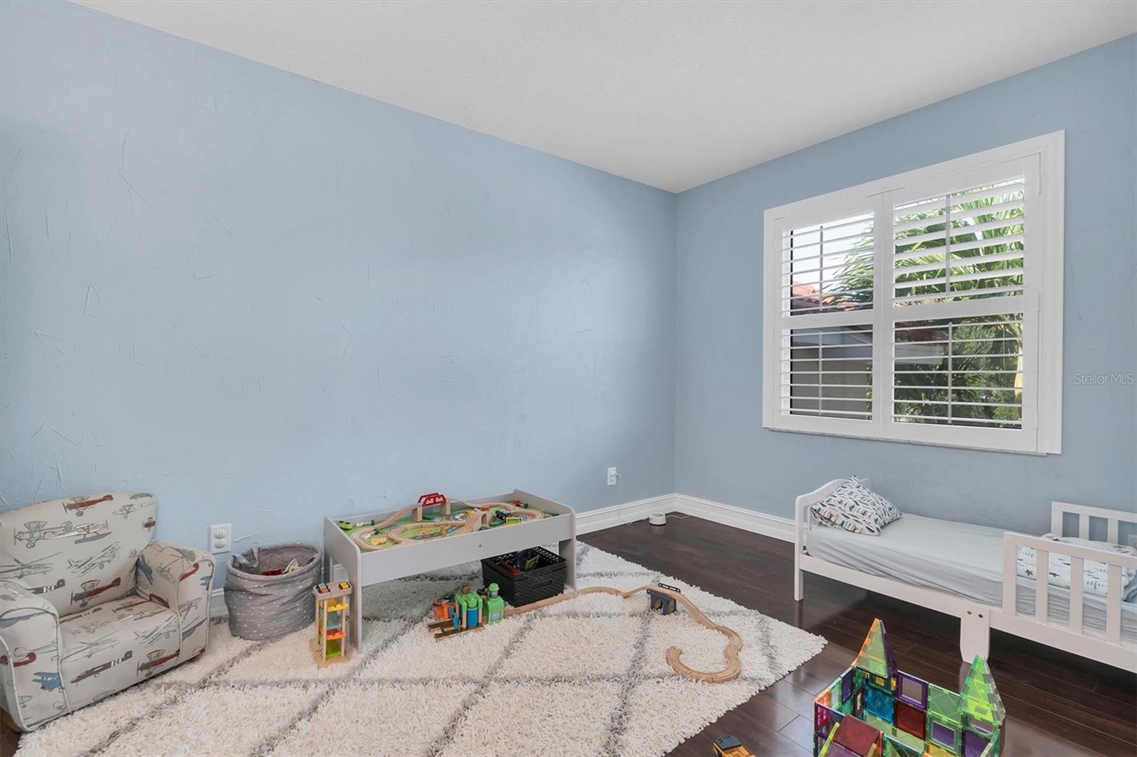 Image 25 of 42 For 906 Landmark Circle S