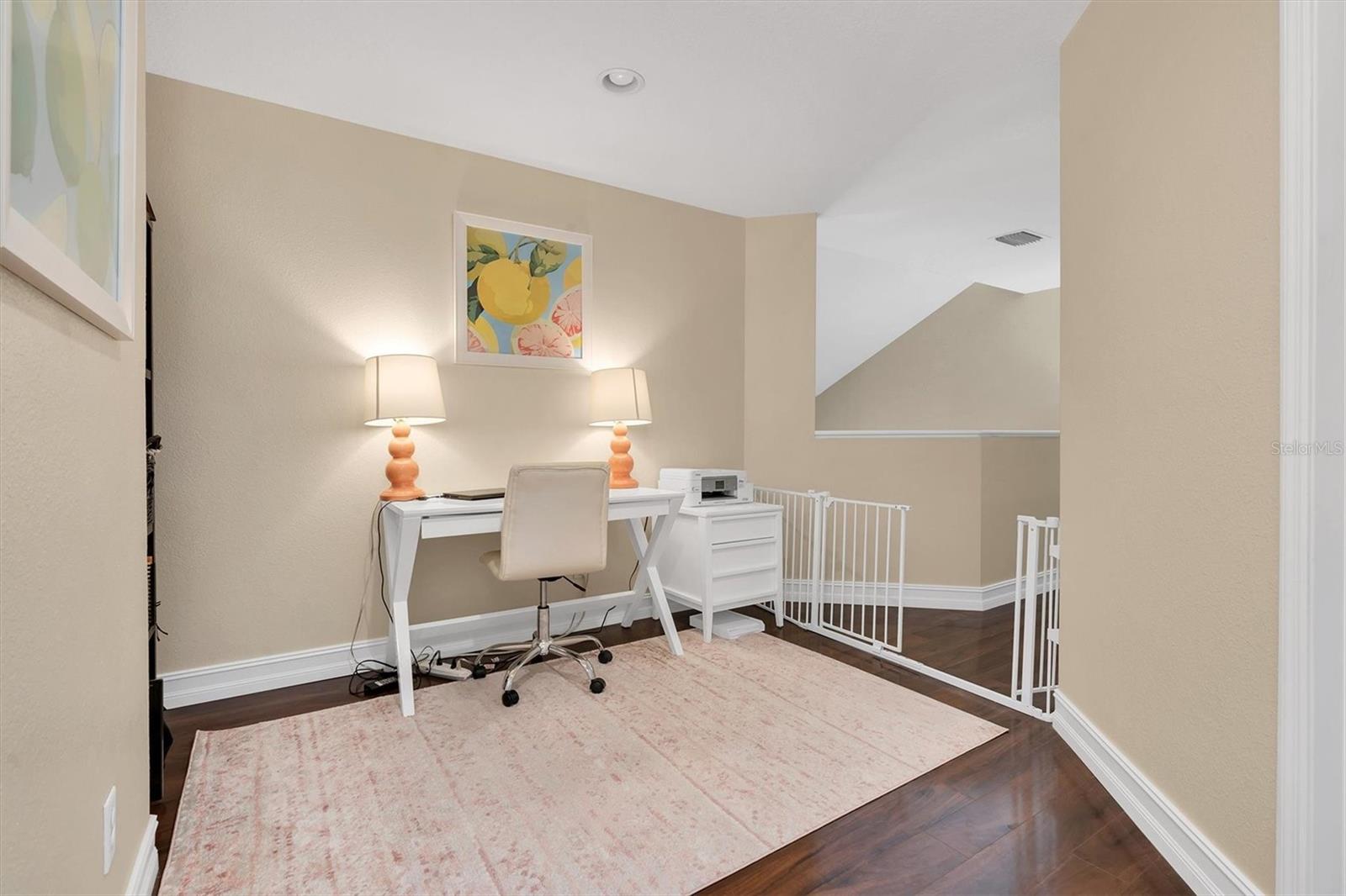 Image 28 of 42 For 906 Landmark Circle S