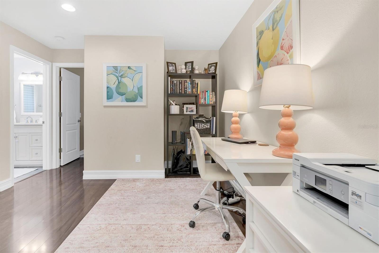 Image 29 of 42 For 906 Landmark Circle S