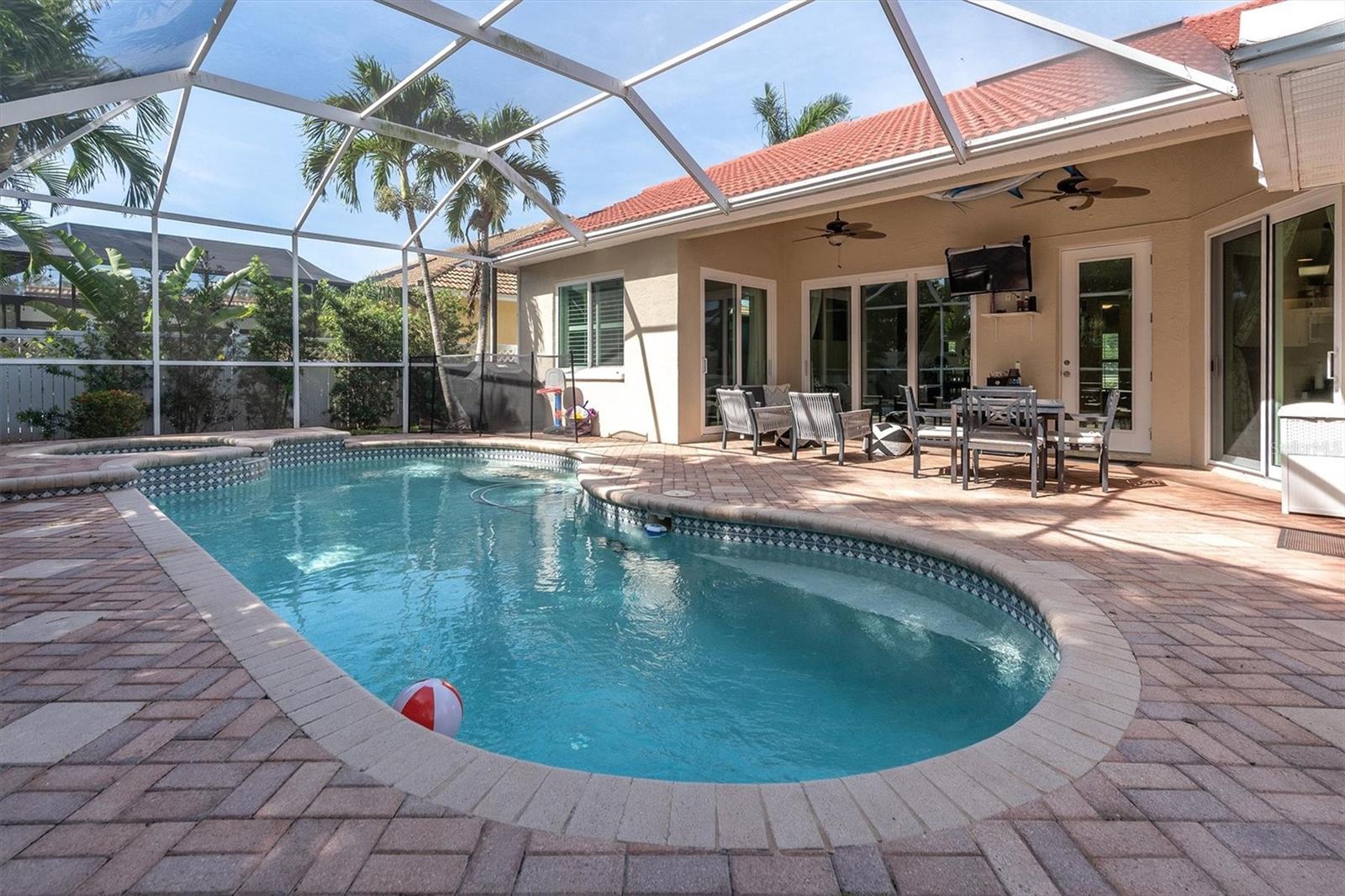 Image 33 of 42 For 906 Landmark Circle S