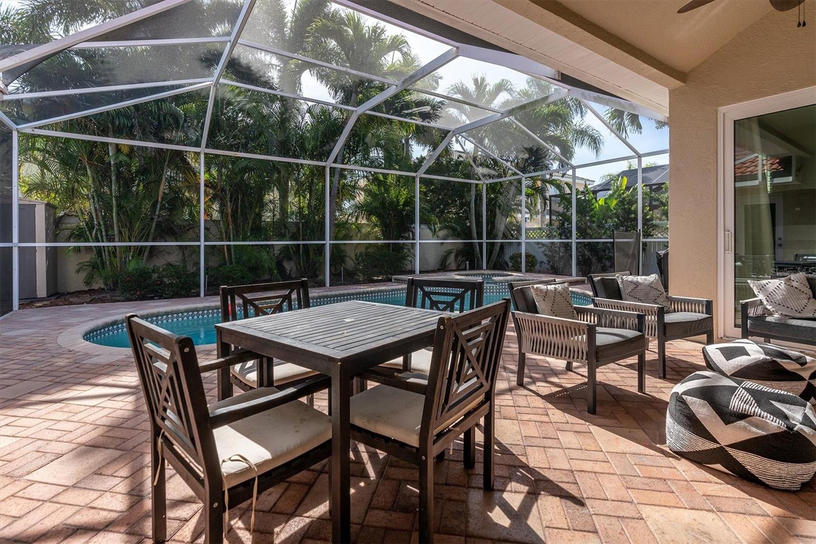 Image 35 of 42 For 906 Landmark Circle S