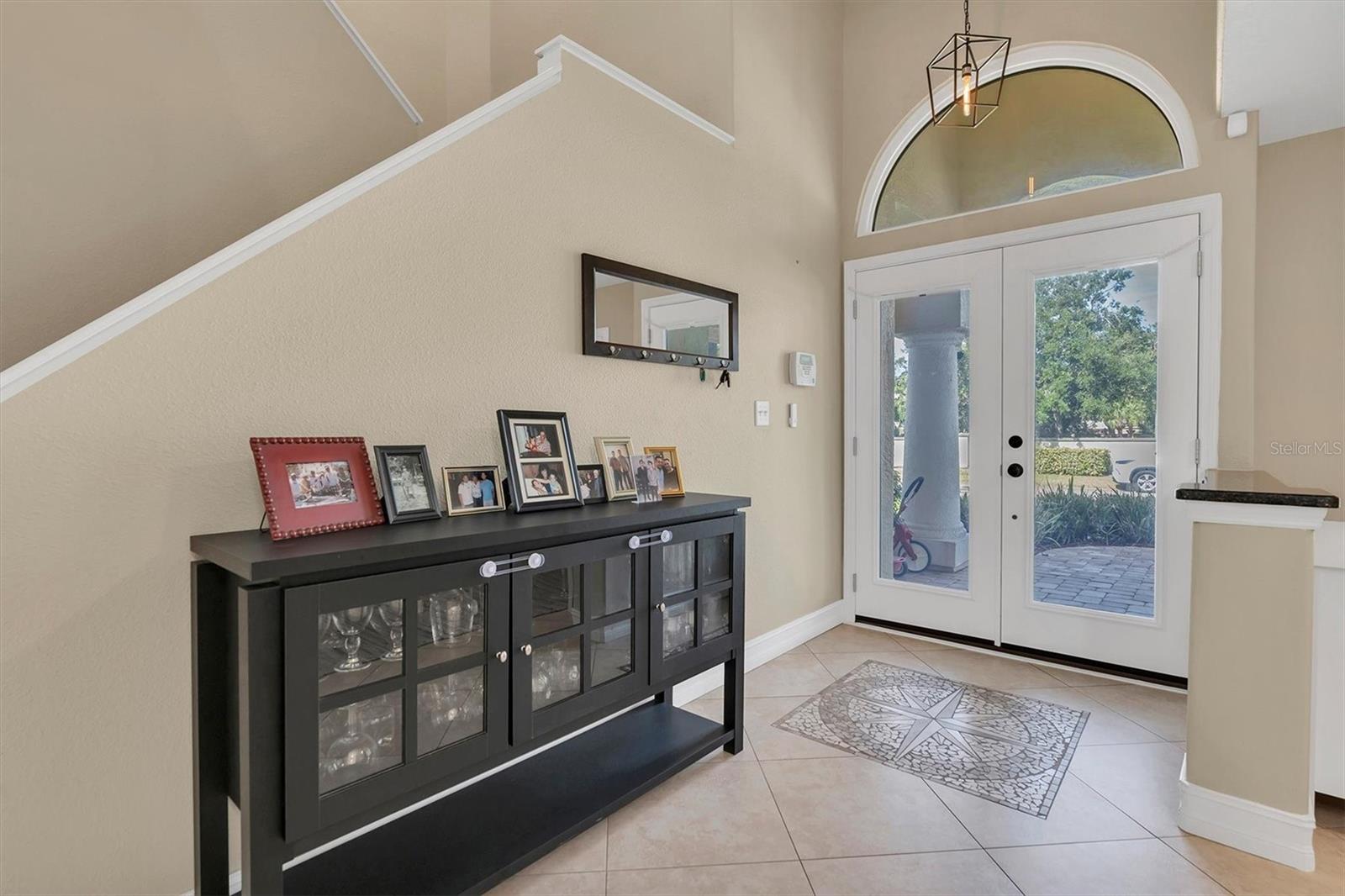 Image 5 of 42 For 906 Landmark Circle S