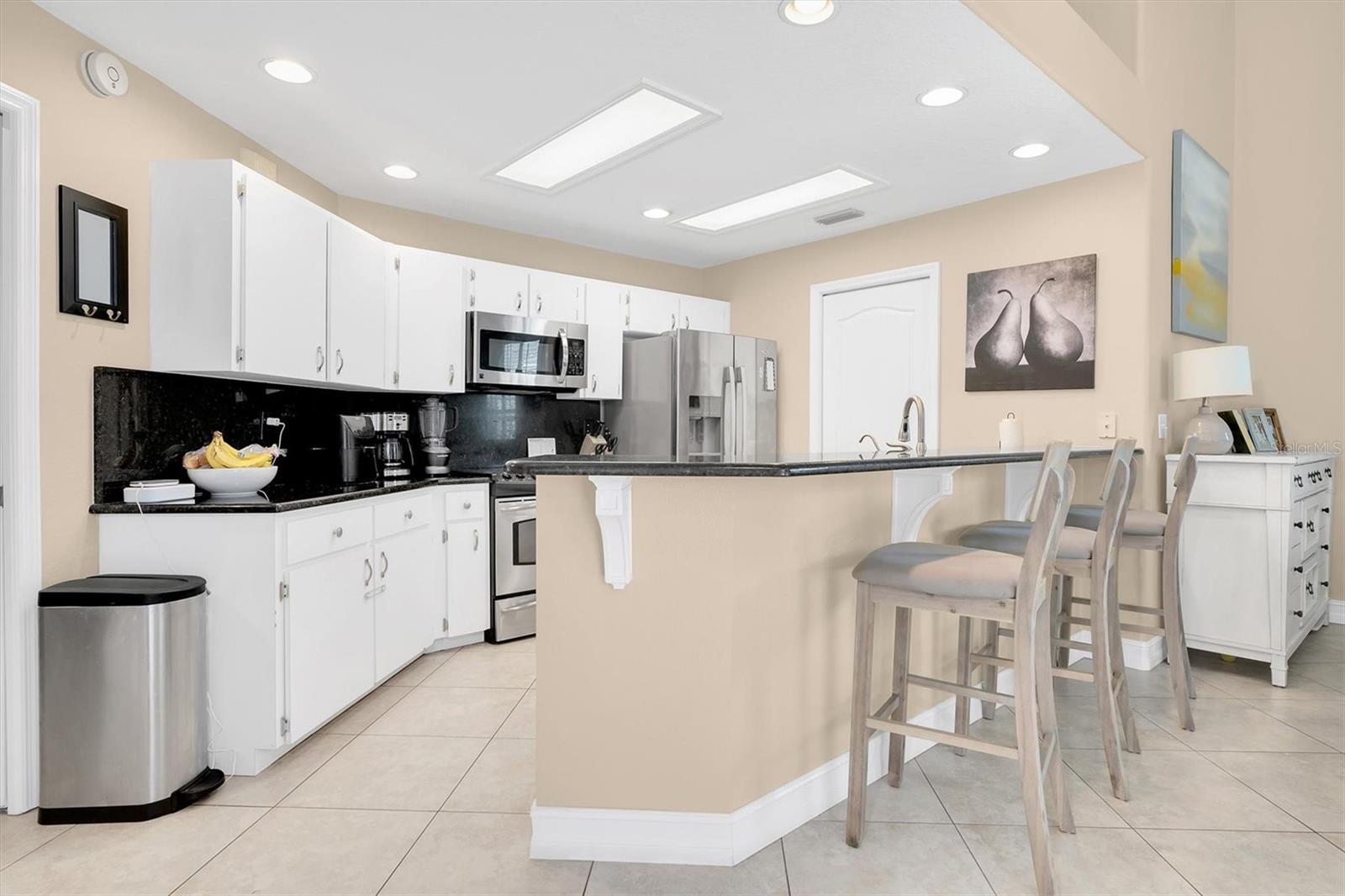 Image 9 of 42 For 906 Landmark Circle S