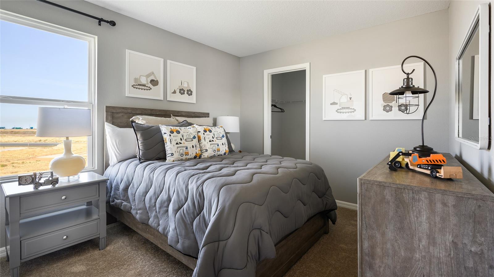 Listing photo id 14 for 4615 Hikers Drive