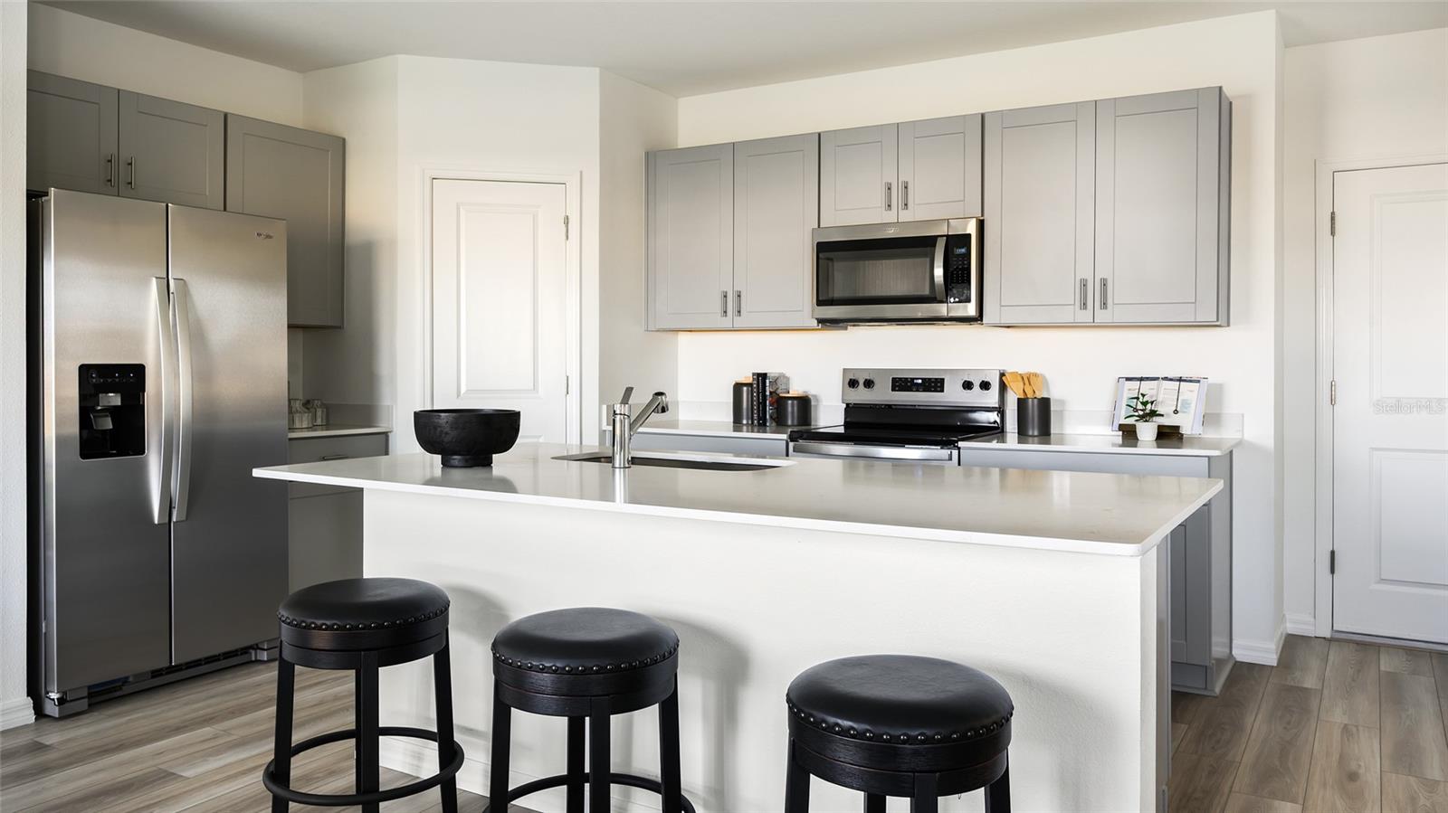 Listing photo id 0 for 4615 Hikers Drive