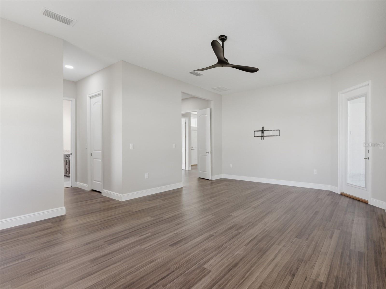 Image 36 of 97 For 4025 Spring Park Way