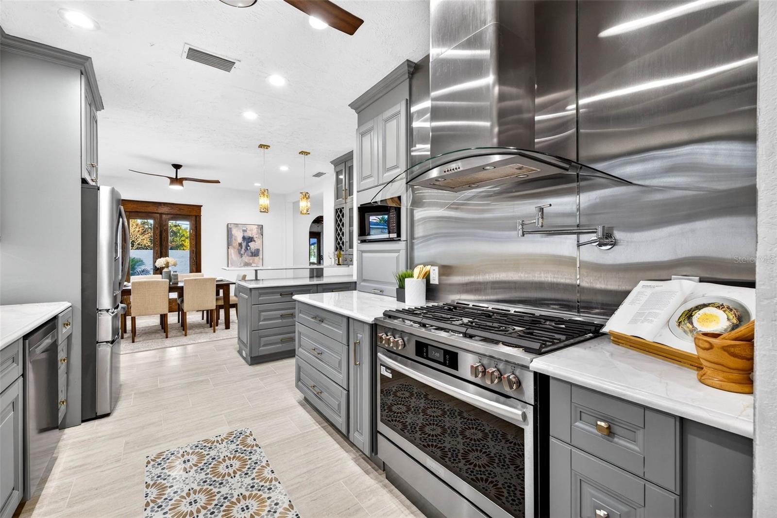 Image 11 of 91 For 236 San Salvador Drive