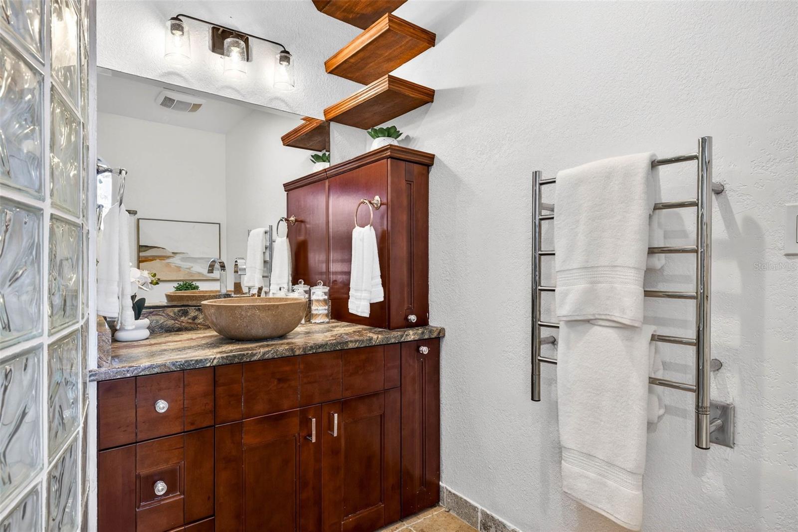 Image 25 of 91 For 236 San Salvador Drive