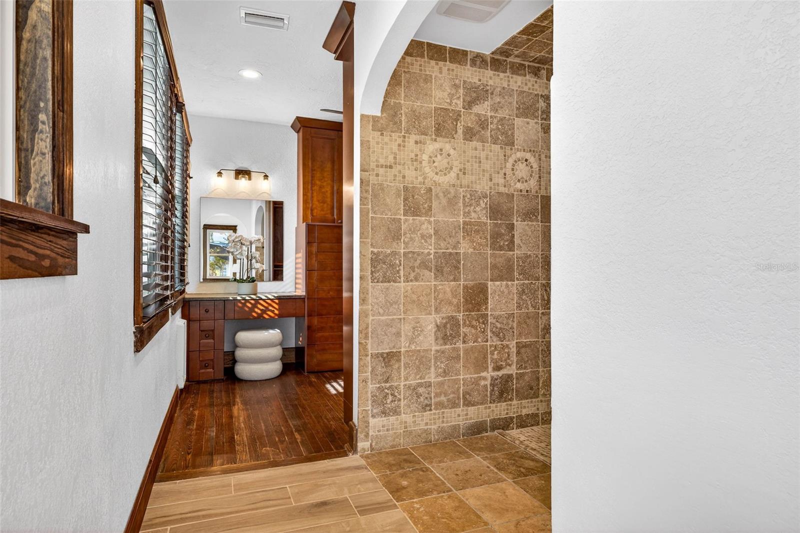 Image 27 of 91 For 236 San Salvador Drive