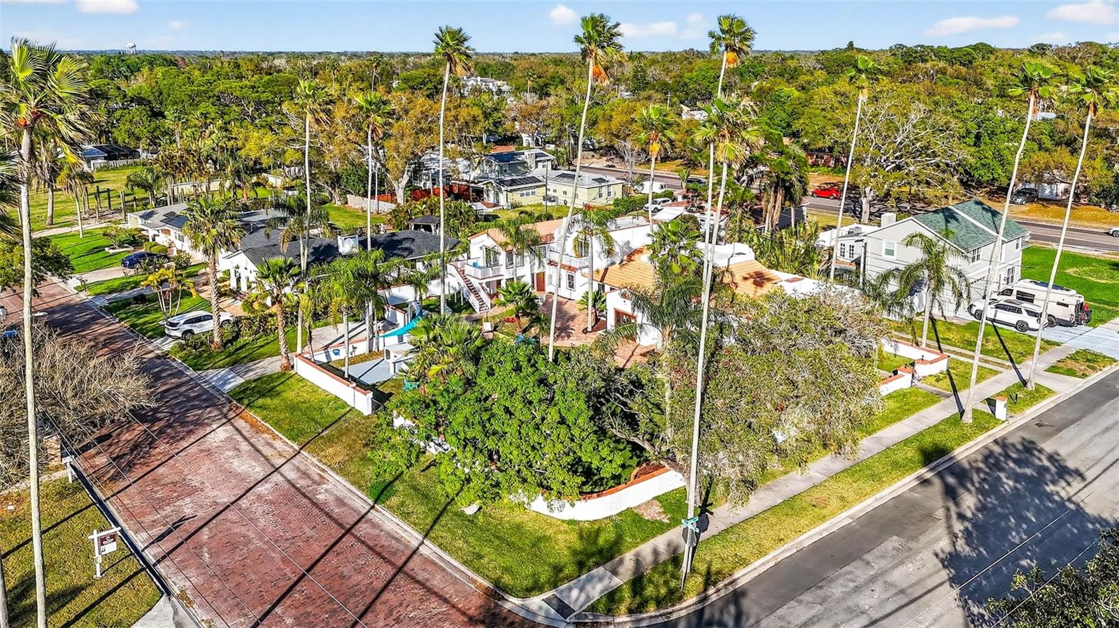 Image 8 of 91 For 236 San Salvador Drive