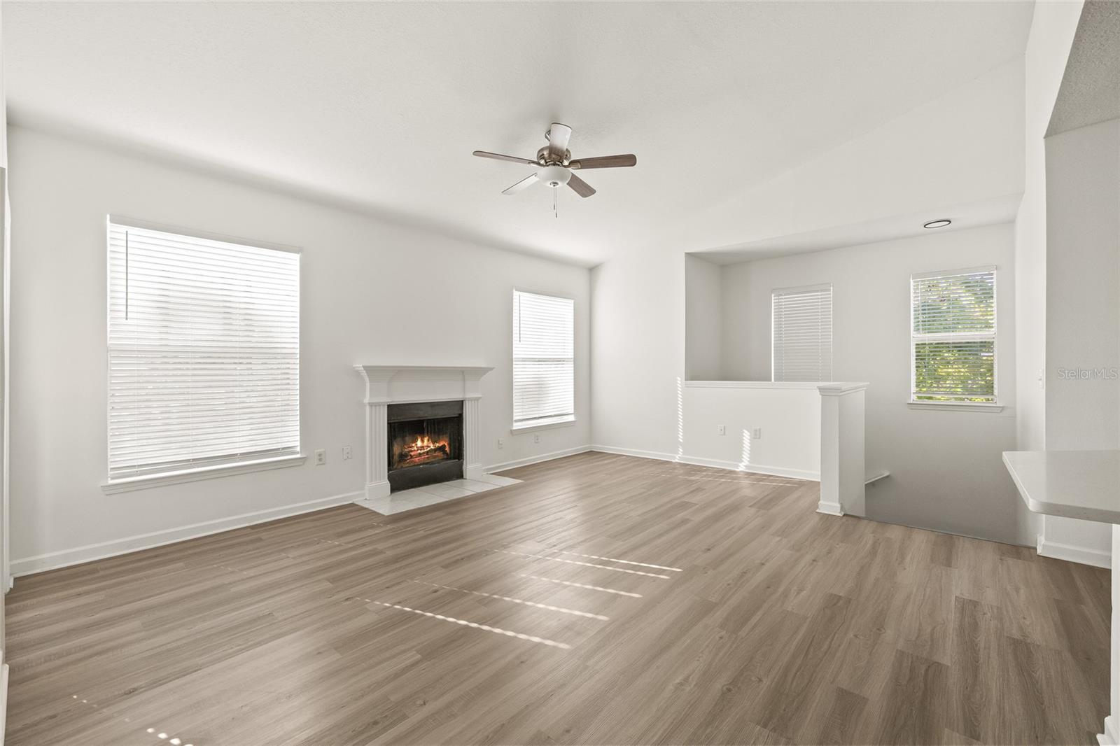 Image 21 of 43 For 18006 Villa Creek Drive