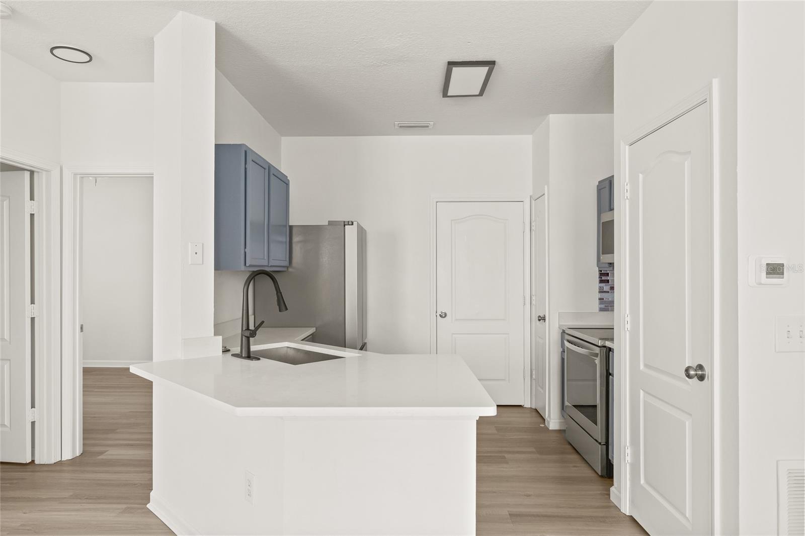 Image 22 of 43 For 18006 Villa Creek Drive