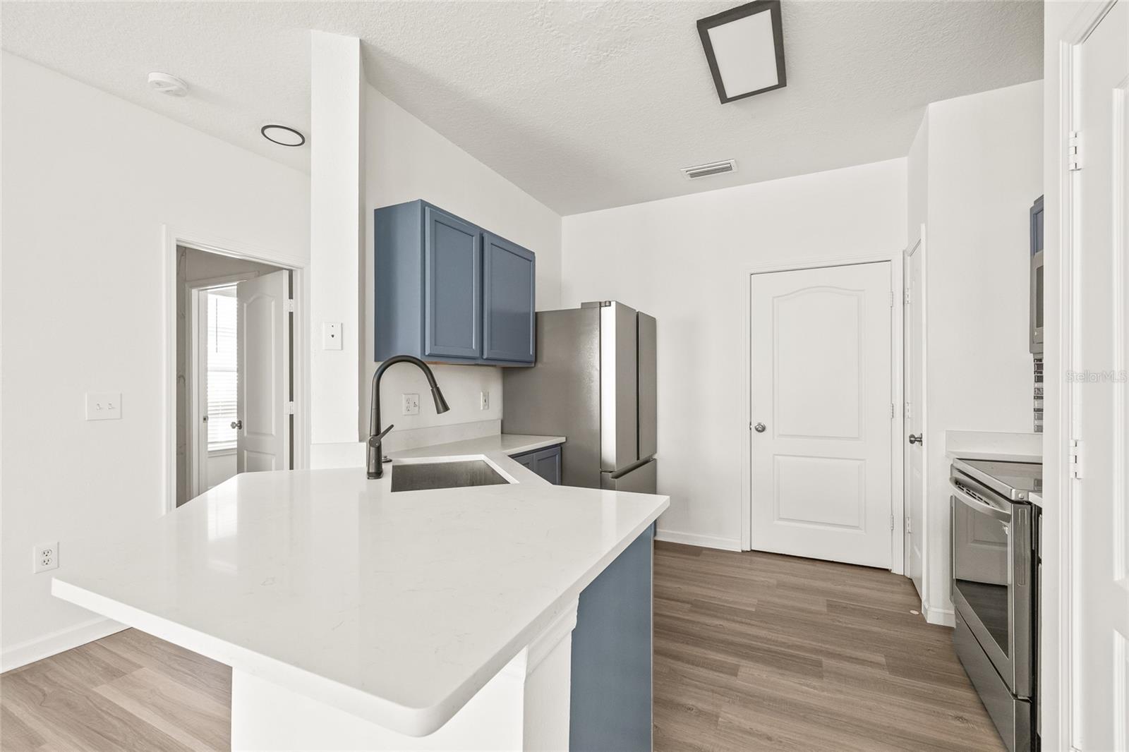 Image 23 of 43 For 18006 Villa Creek Drive