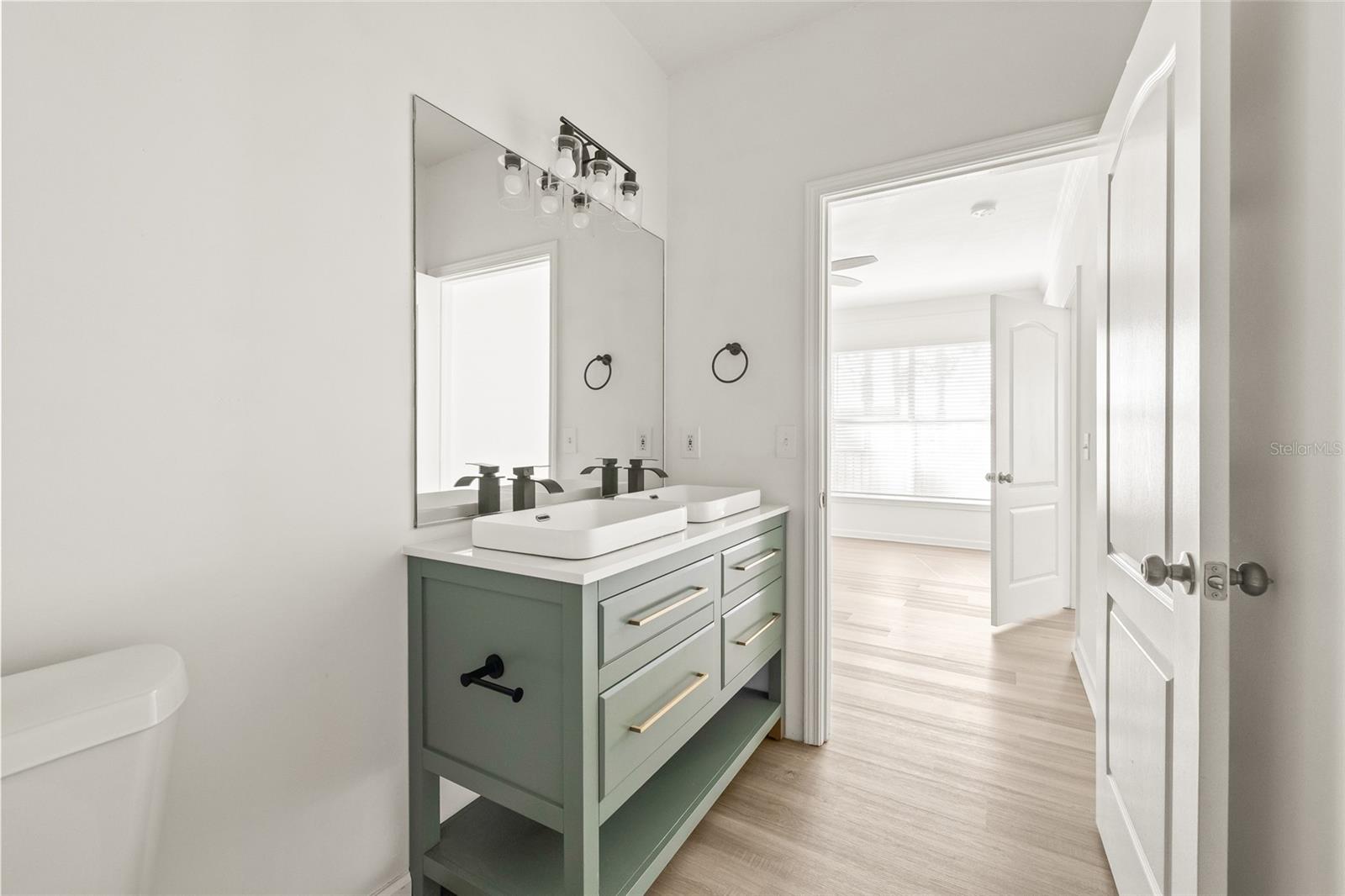 Image 26 of 43 For 18006 Villa Creek Drive