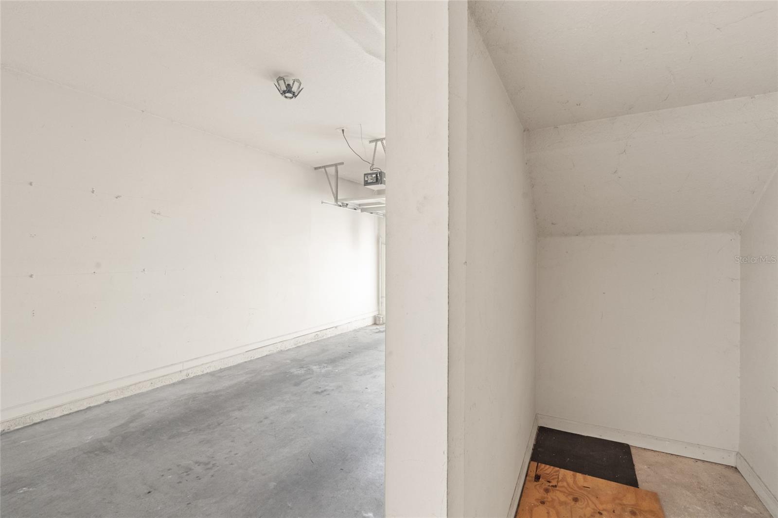 Image 42 of 43 For 18006 Villa Creek Drive