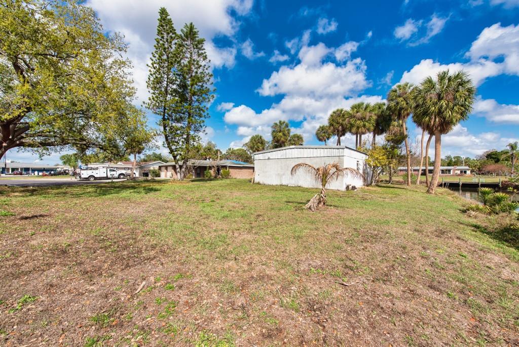 Image 21 of 52 For 8848 Millpoint Road