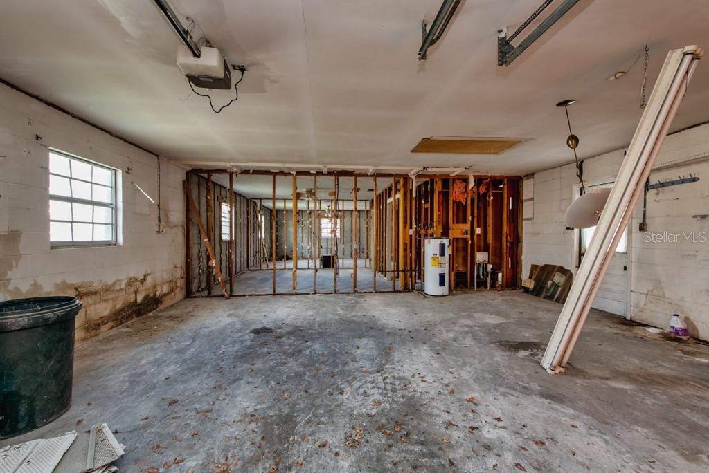 Image 9 of 52 For 8848 Millpoint Road