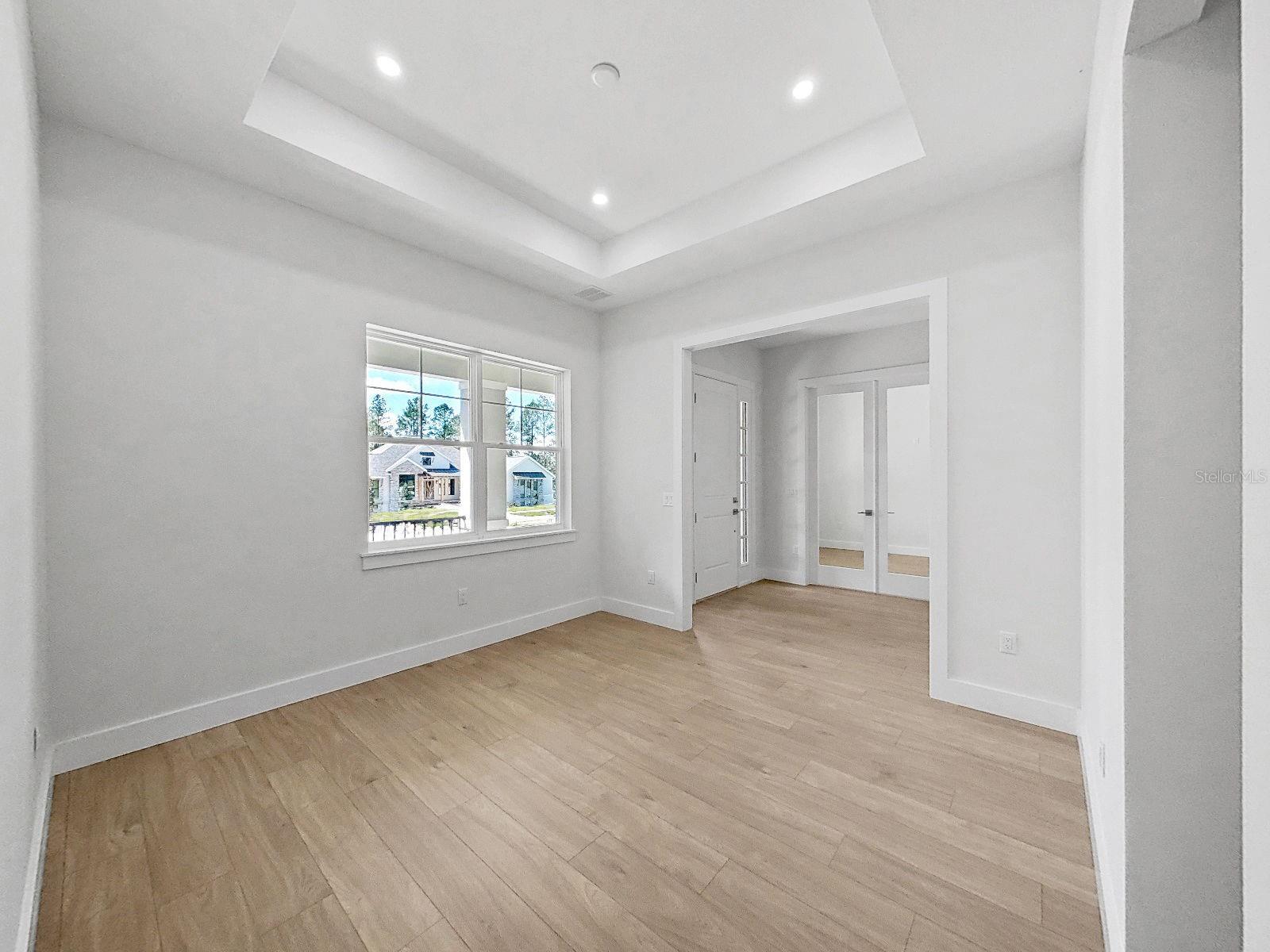 Listing photo id 14 for 4748 Hickory Oak Drive