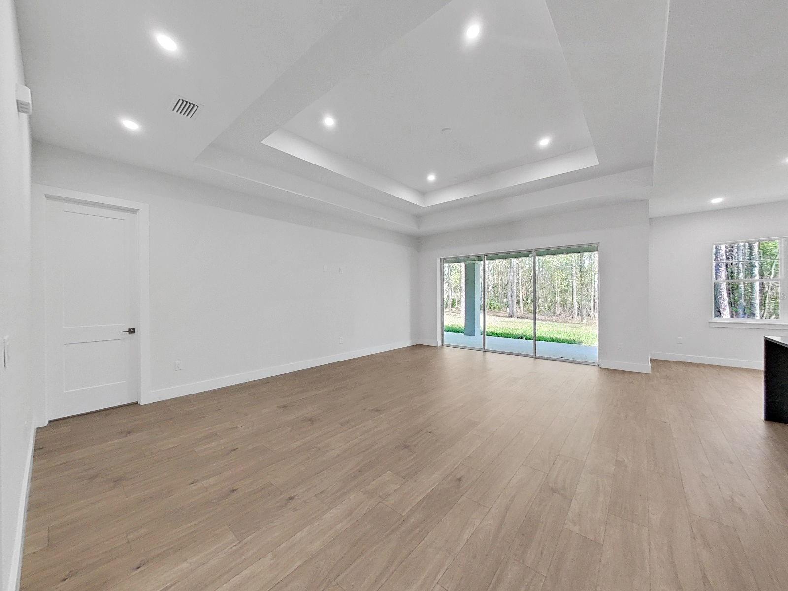 Listing photo id 18 for 4748 Hickory Oak Drive