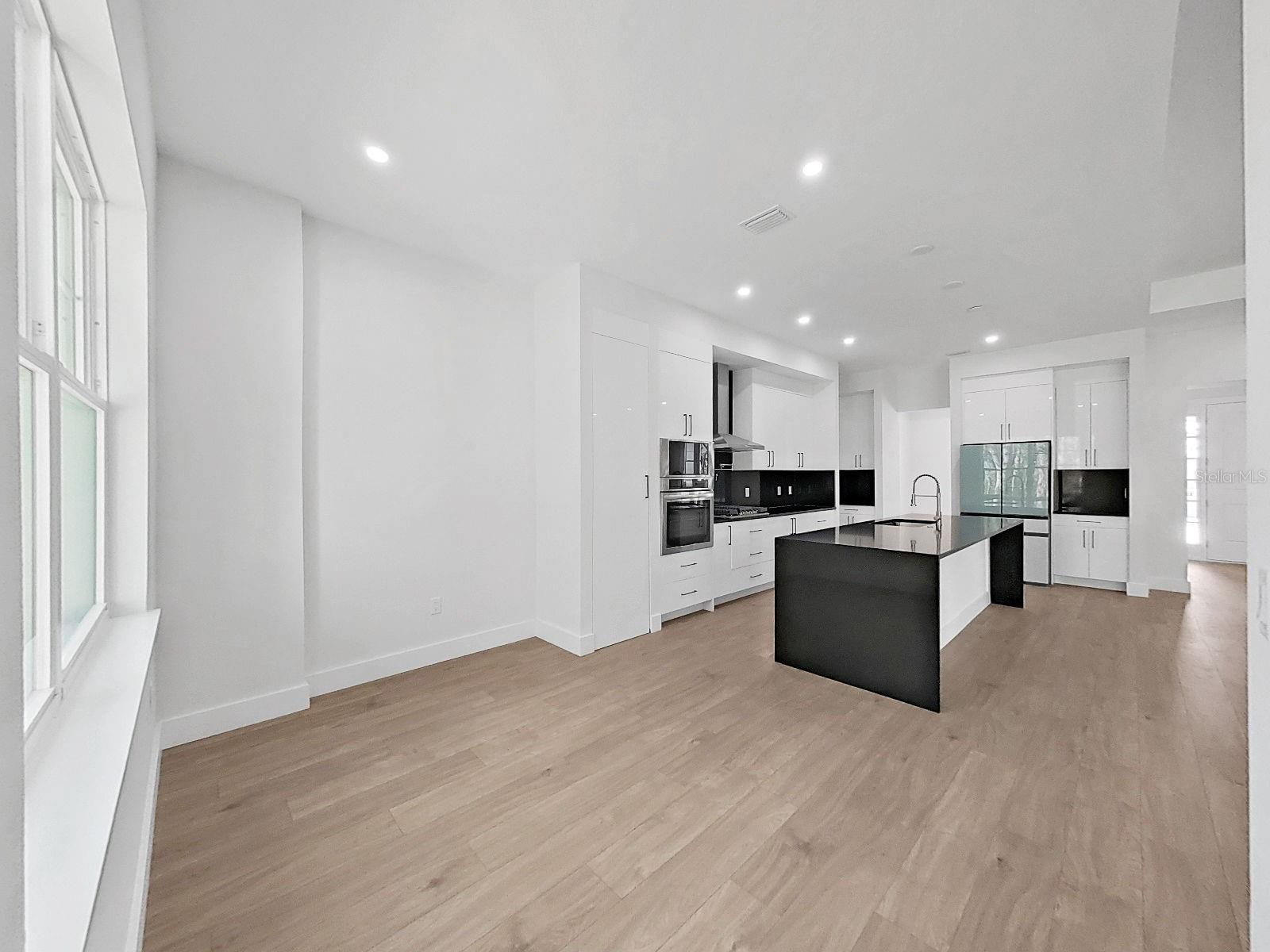 Listing photo id 21 for 4748 Hickory Oak Drive