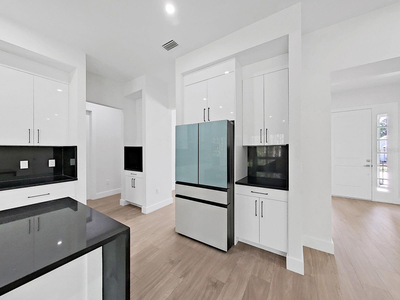 Listing photo id 28 for 4748 Hickory Oak Drive