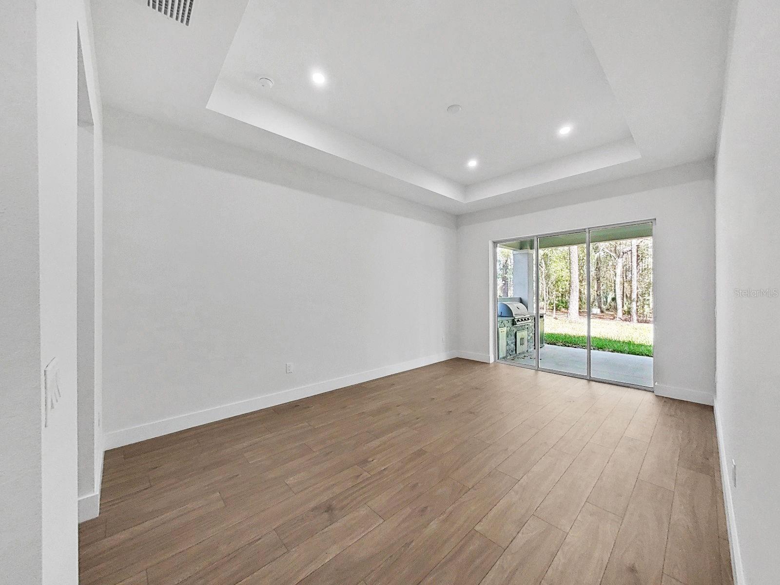 Listing photo id 39 for 4748 Hickory Oak Drive