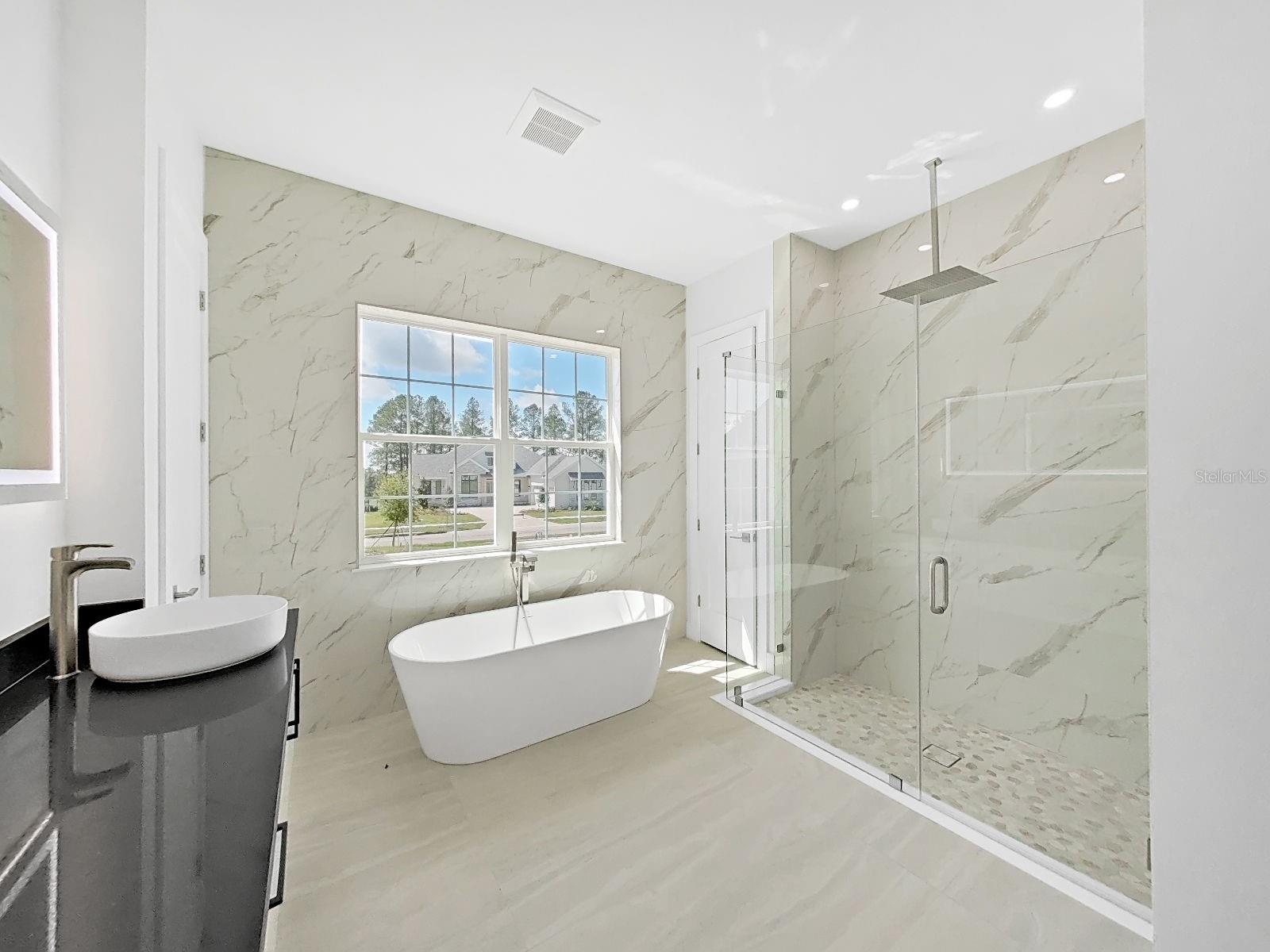 Listing photo id 44 for 4748 Hickory Oak Drive