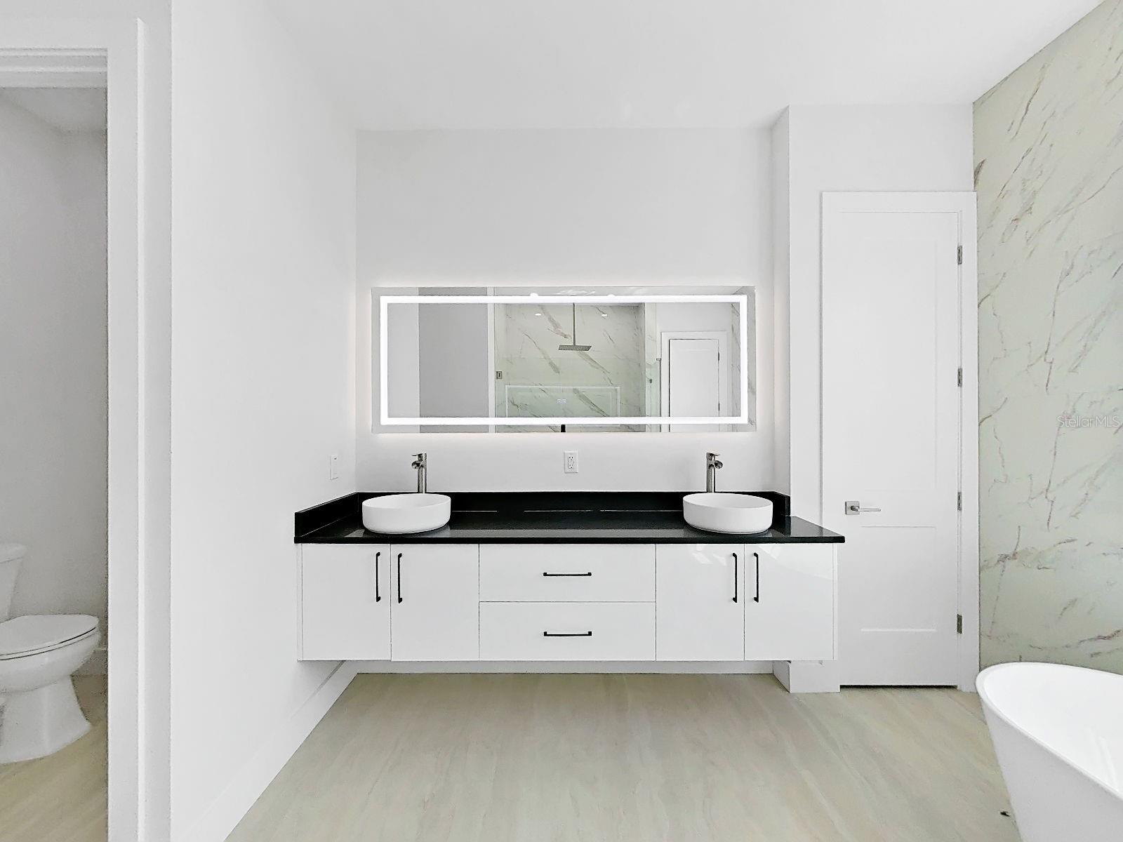 Listing photo id 45 for 4748 Hickory Oak Drive