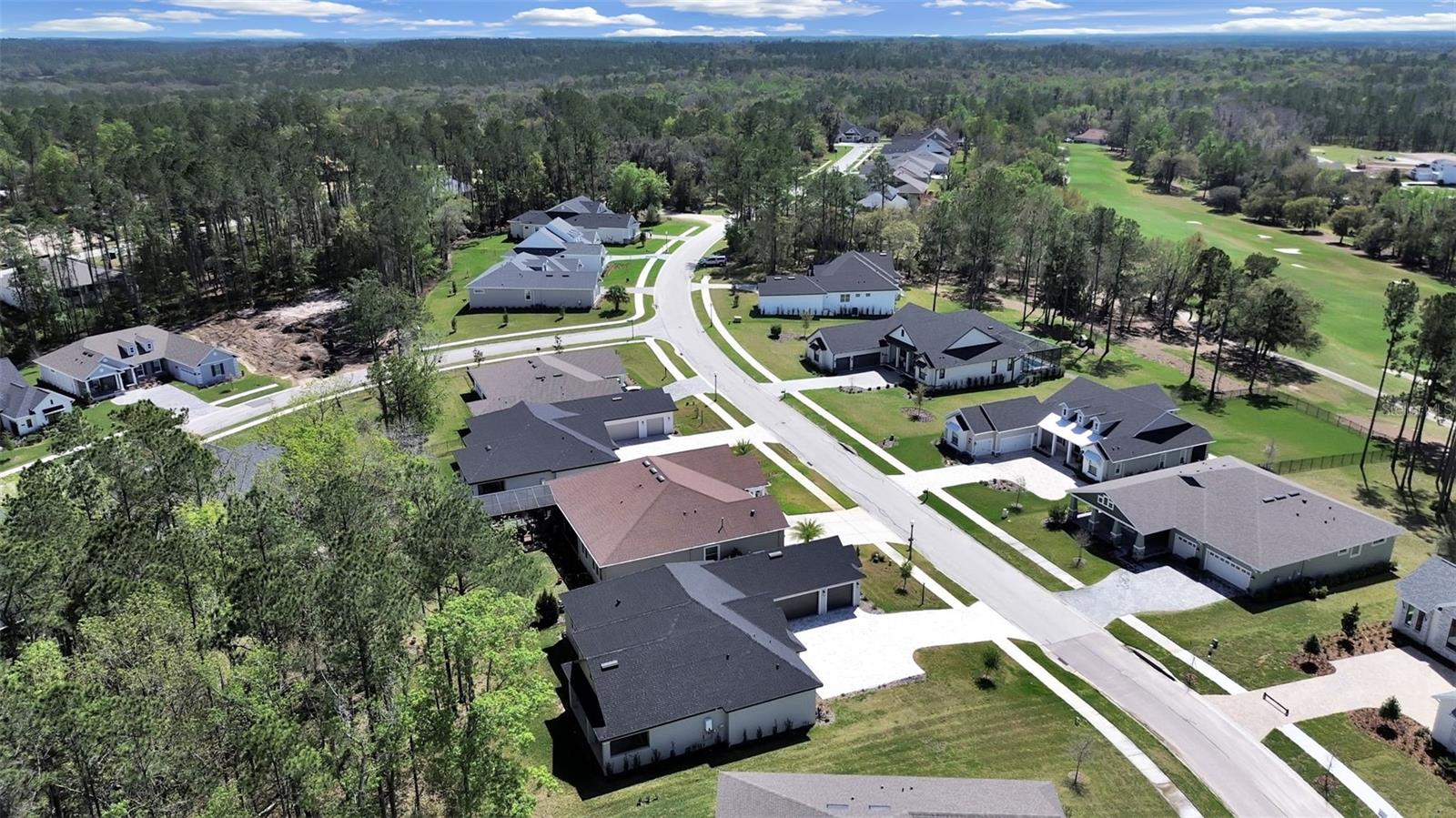 Listing photo id 3 for 4748 Hickory Oak Drive