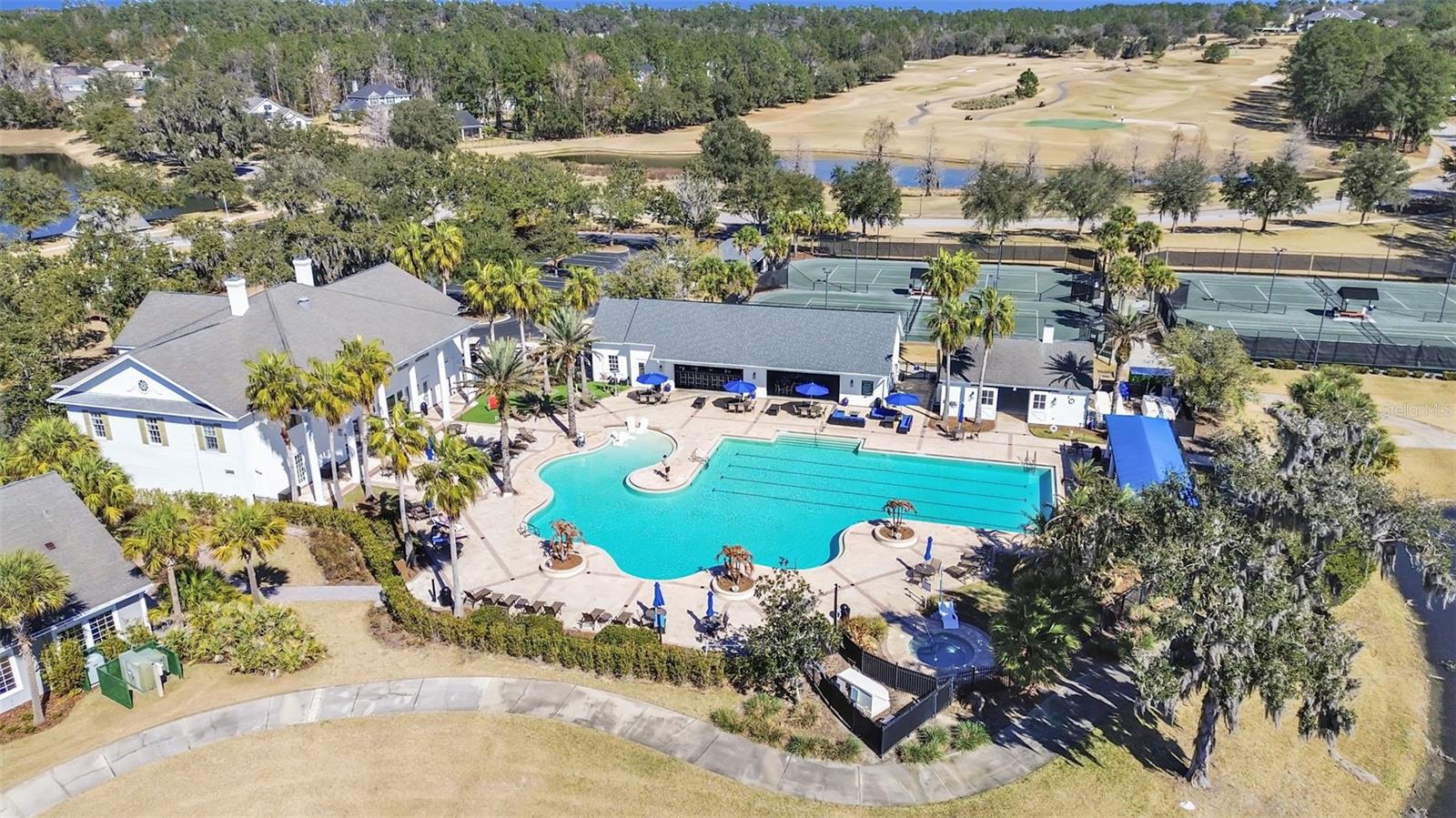 Listing photo id 64 for 4748 Hickory Oak Drive