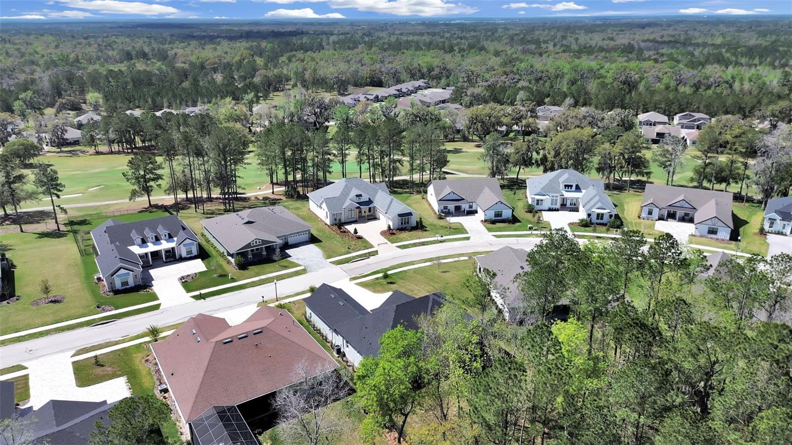 Listing photo id 5 for 4748 Hickory Oak Drive