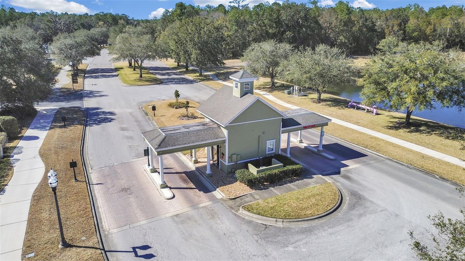 Listing photo id 69 for 4748 Hickory Oak Drive