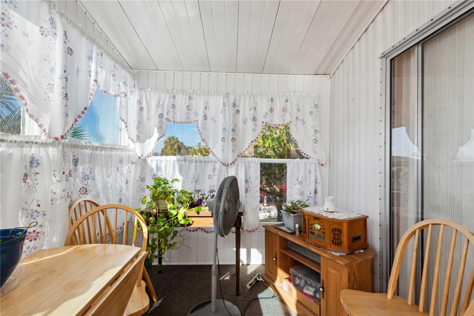 Image 16 of 47 For 37827 Mission Hills Avenue