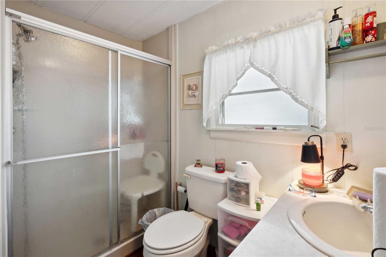 Image 21 of 47 For 37827 Mission Hills Avenue