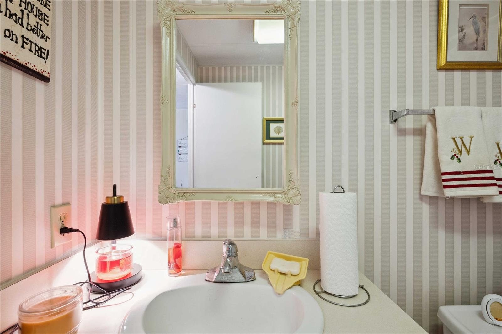 Image 22 of 47 For 37827 Mission Hills Avenue