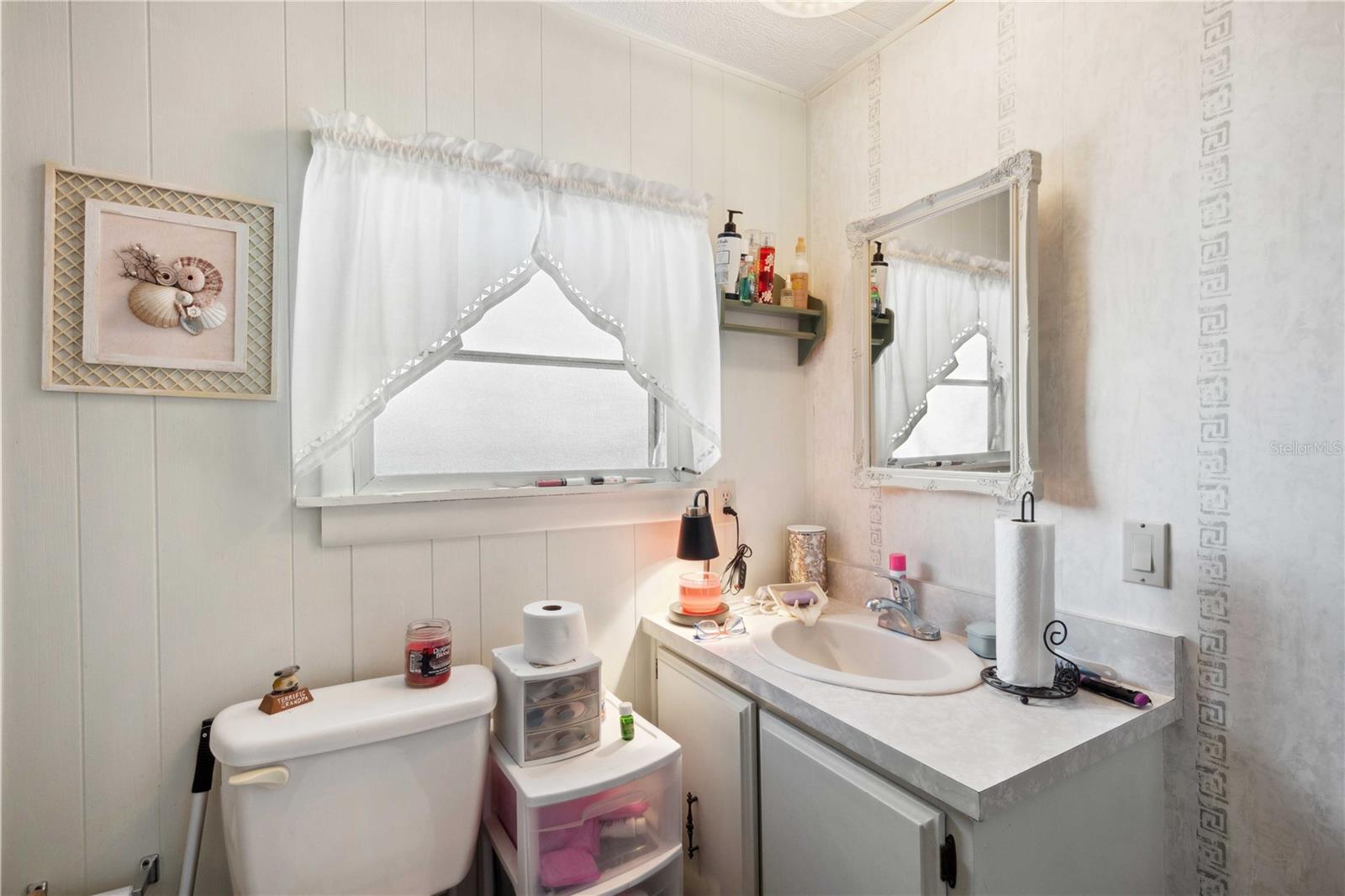 Image 26 of 47 For 37827 Mission Hills Avenue