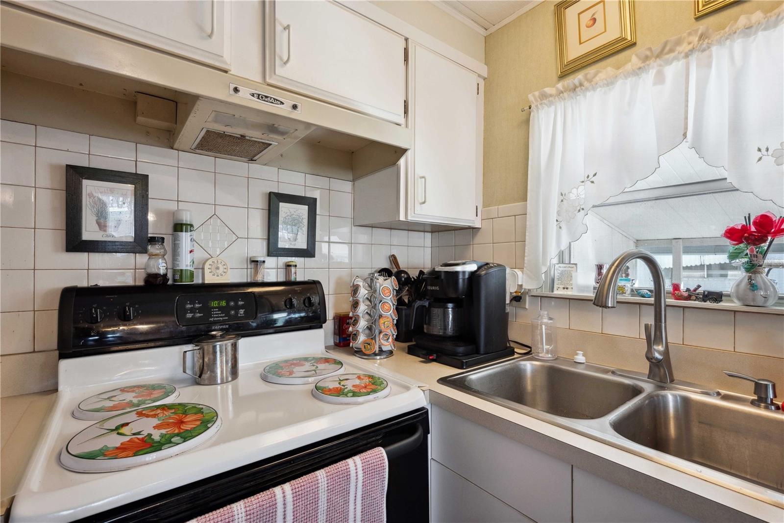 Image 9 of 47 For 37827 Mission Hills Avenue