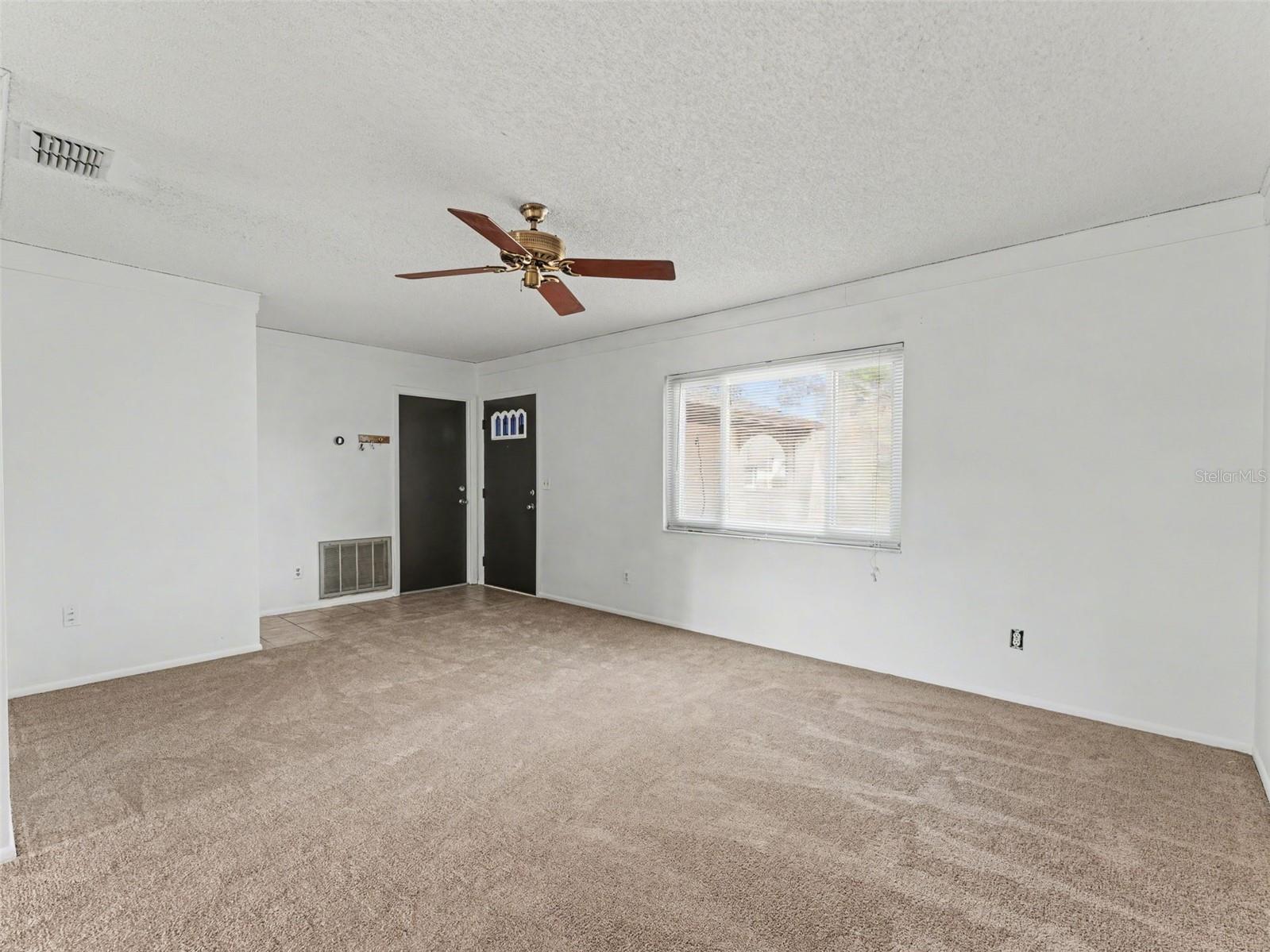 Image 17 of 80 For 130 Daroca Avenue