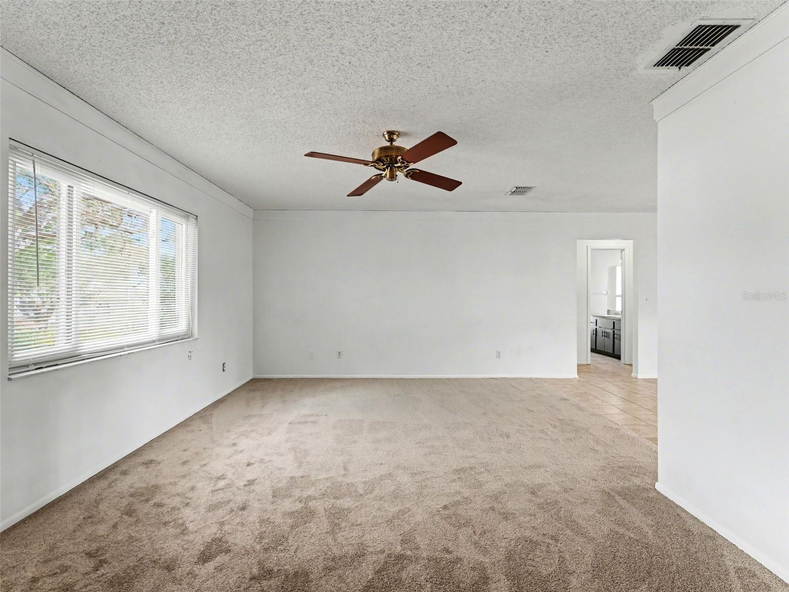 Image 19 of 80 For 130 Daroca Avenue