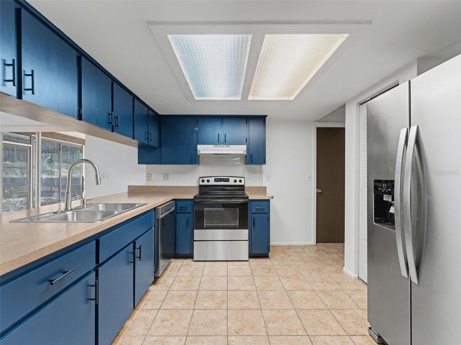 Image 24 of 80 For 130 Daroca Avenue