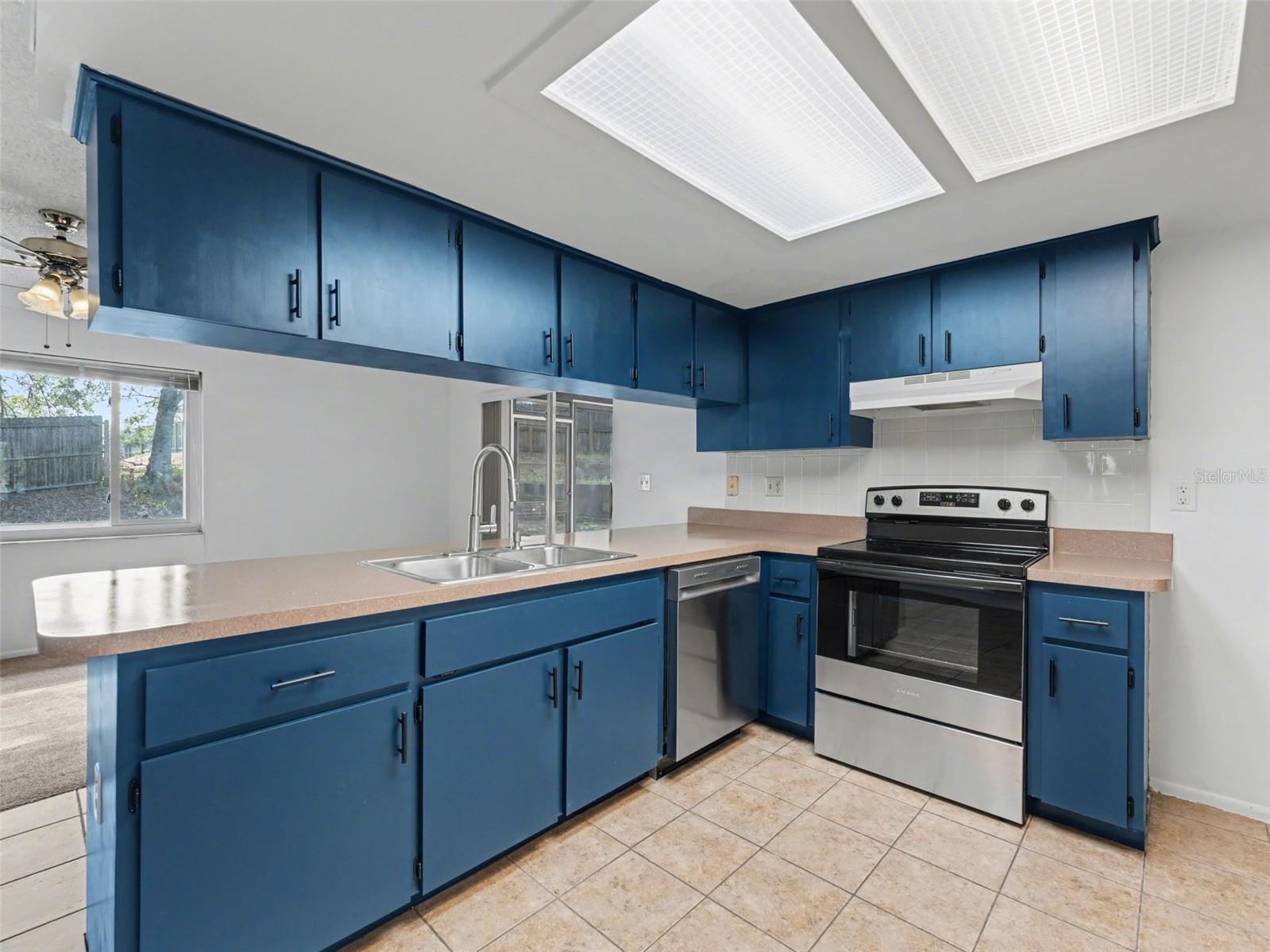 Image 25 of 80 For 130 Daroca Avenue