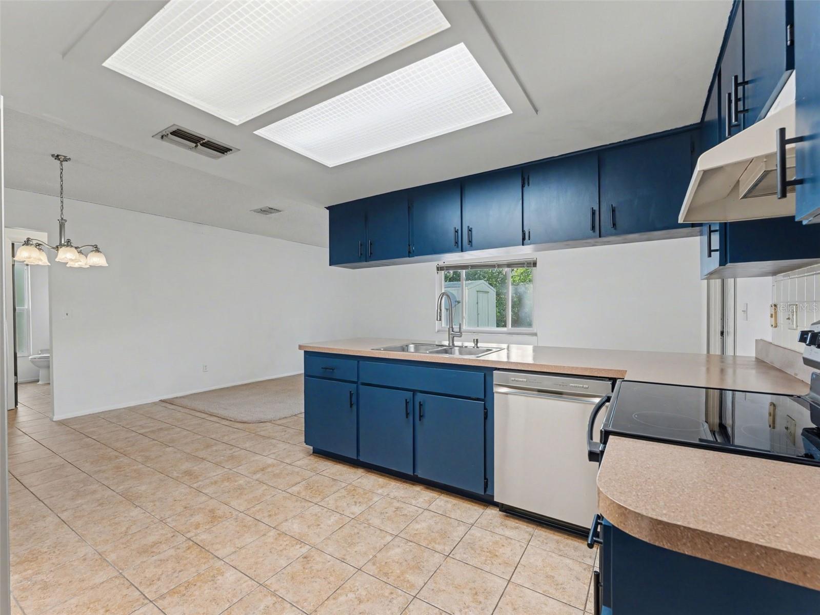 Image 28 of 80 For 130 Daroca Avenue