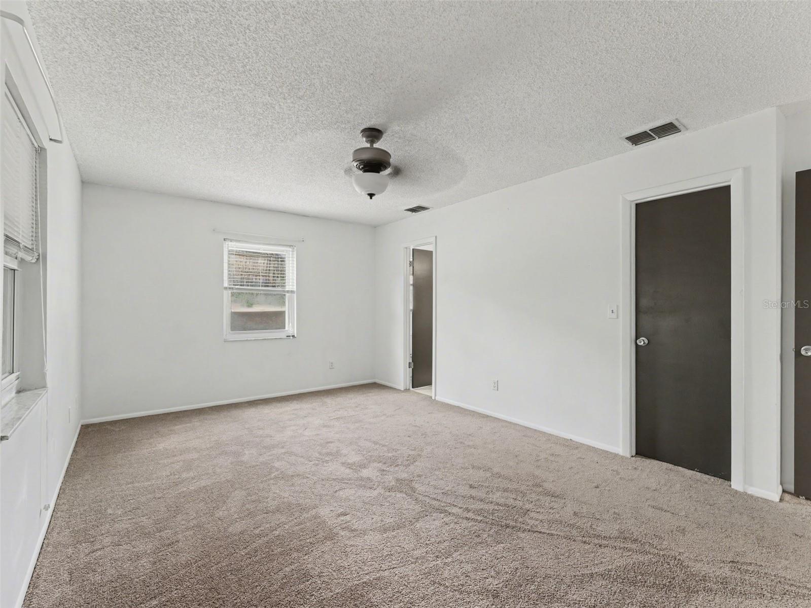 Image 33 of 80 For 130 Daroca Avenue