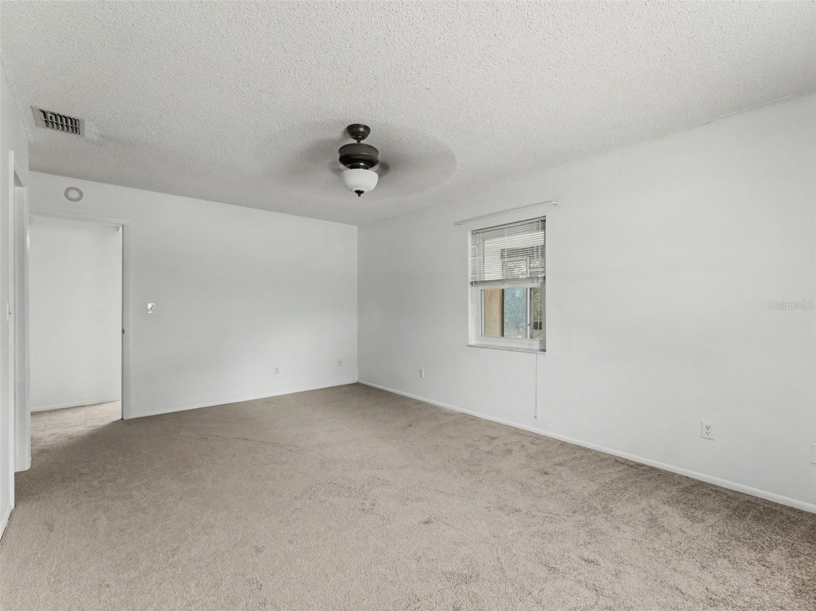 Image 35 of 80 For 130 Daroca Avenue