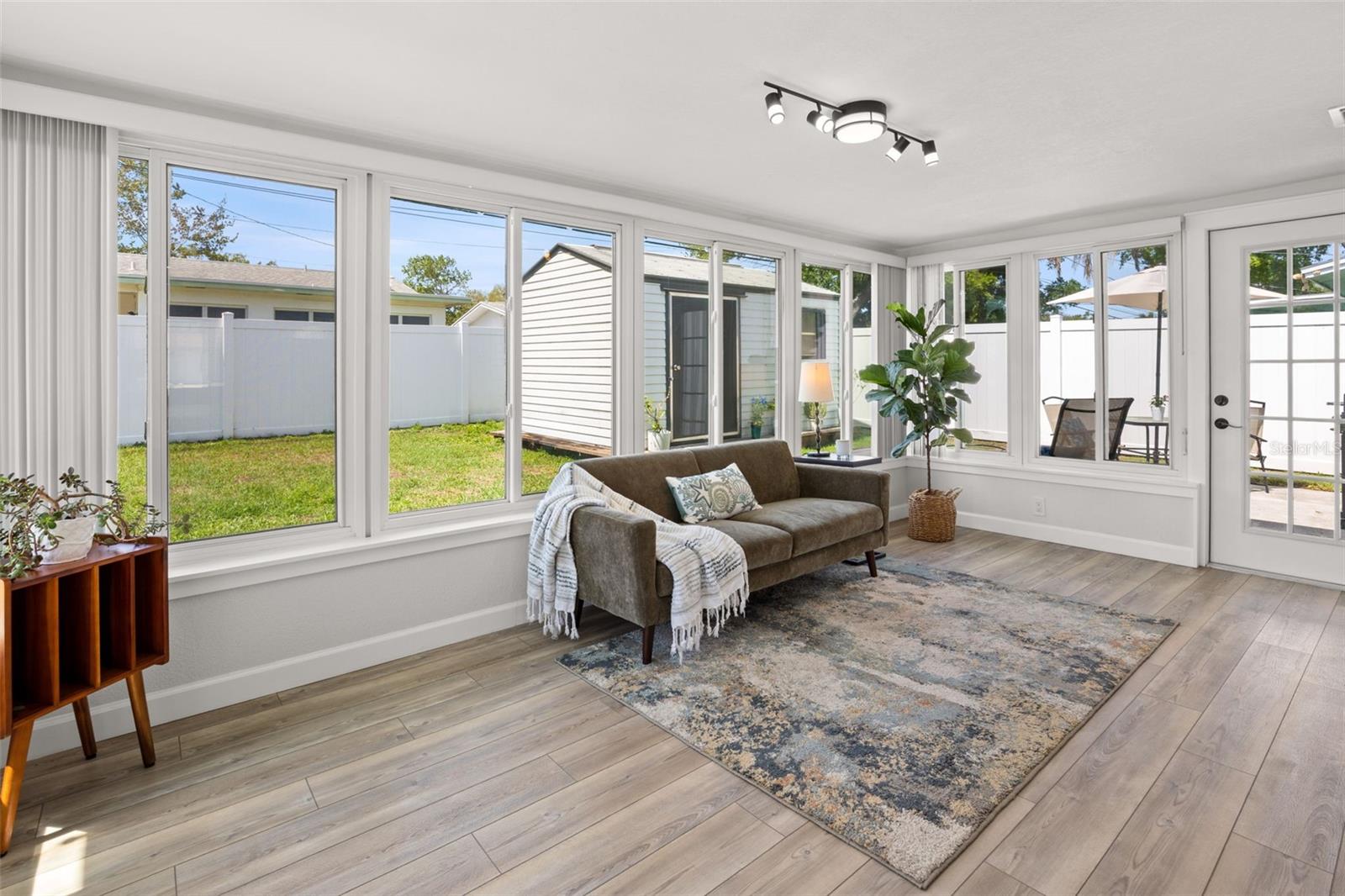 Image 14 of 38 For 331 Tralee Street