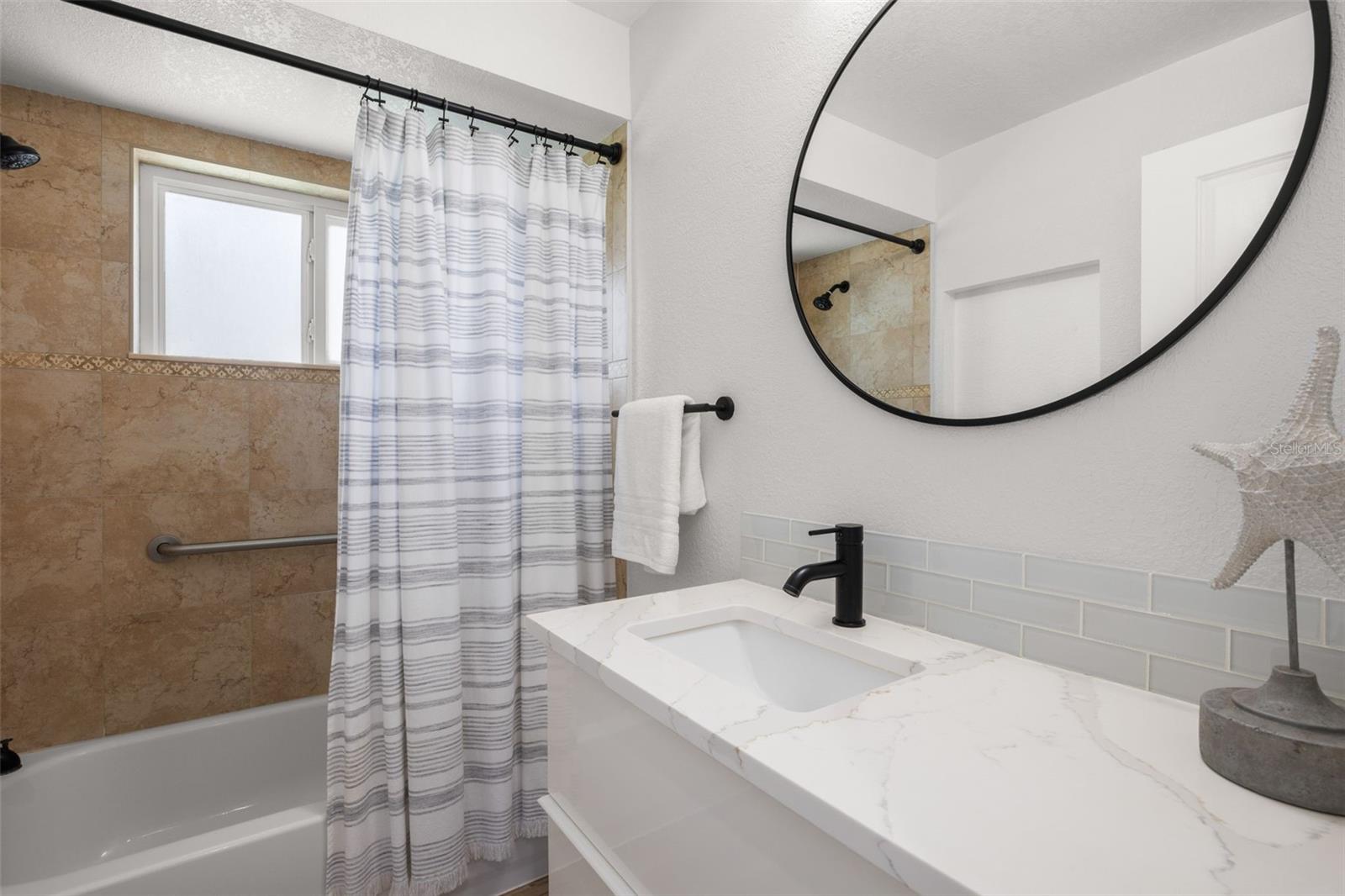 Image 21 of 38 For 331 Tralee Street