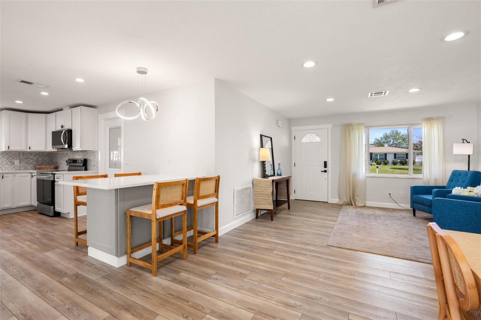 Image 7 of 38 For 331 Tralee Street